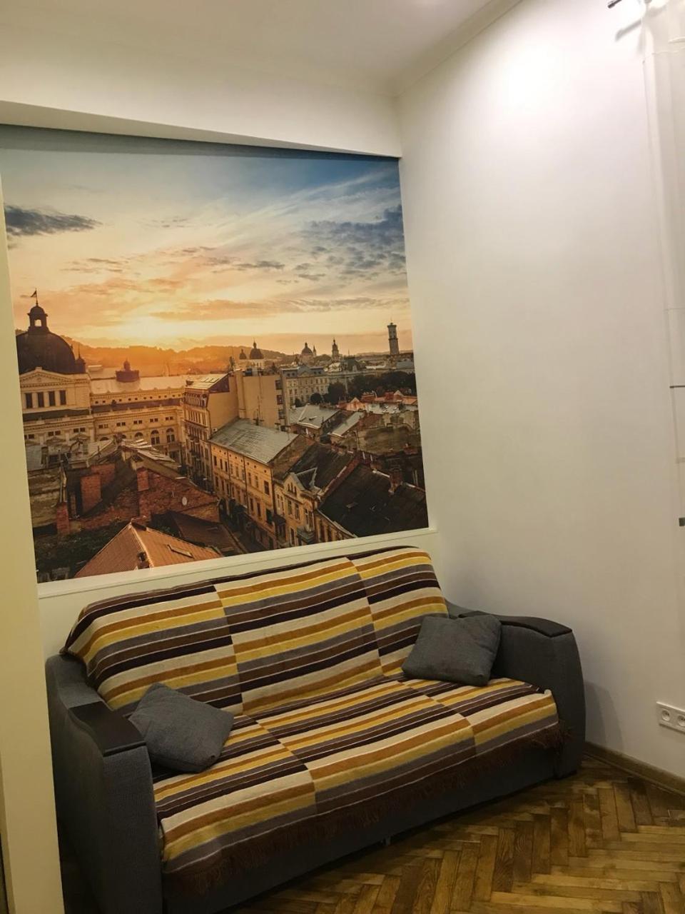 Apartment On Khorvatska Street リヴィウ エクステリア 写真