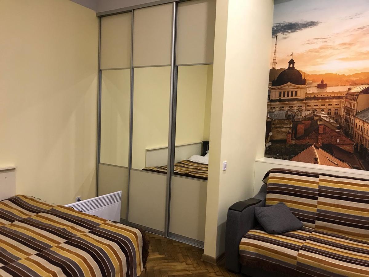 Apartment On Khorvatska Street リヴィウ エクステリア 写真