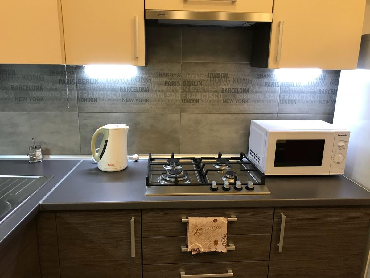 Apartment On Khorvatska Street リヴィウ エクステリア 写真